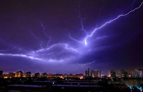 雷雨天氣如何用電？張家口文華電力中等職業(yè)學(xué)校