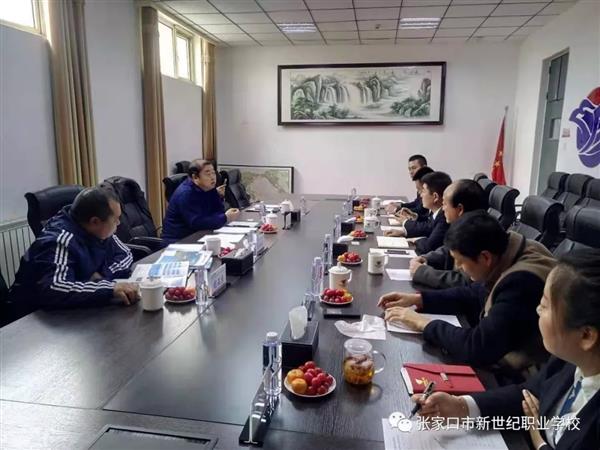 張家口新世紀職業(yè)學(xué)校與北京翔宇通用航空集團聯(lián)合開辦航空定向班啦！   